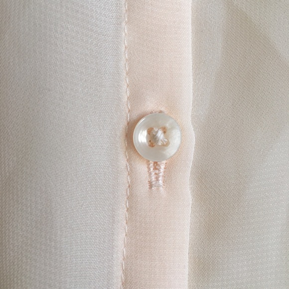 Blush Lace Sleeveless Blouse - Picture 8 of 9